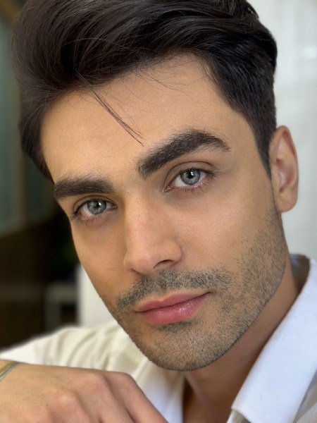 خرید انواع لنز چشم از وب سایت مونالنز