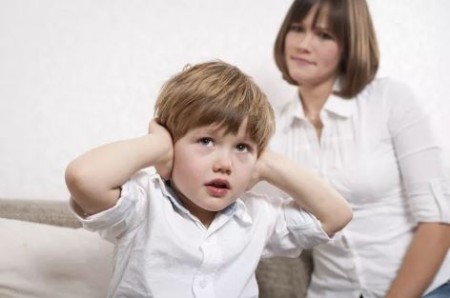 راهکارهای عملی برای متقاعد کردن کودکان به گوش دادن