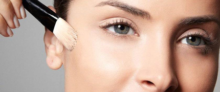 بهترین کرم پودر برای پوشاندن لک صورت ,پوشاندن لک صورت با کانسیلر