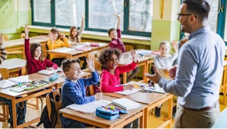 چگونه می‌توان فضایی شاد و پرنشاط در کلاس درس ایجاد کرد