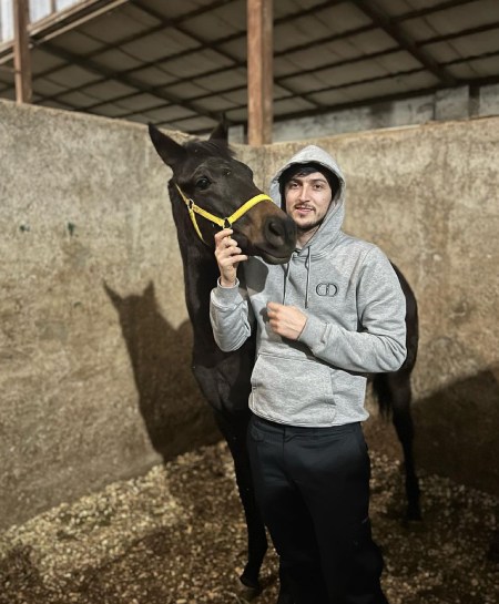 سردار آزمون اهل کجاست