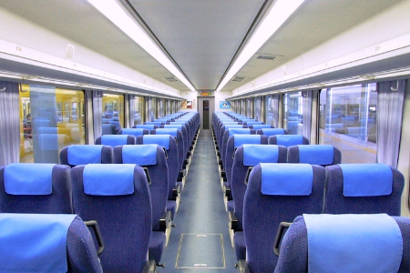 معایب قطارهای سالنی