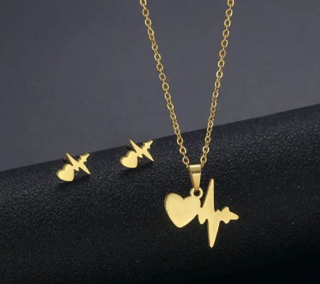 انواع مدل گردنبند با نماد عشق