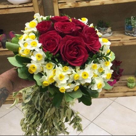 تزیین دسته گل نرگس, انواع تزیین دسته گل نرگس,دسته ‌گل عروس با گل نرگس