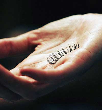 درشت کردن چشم با آرایش