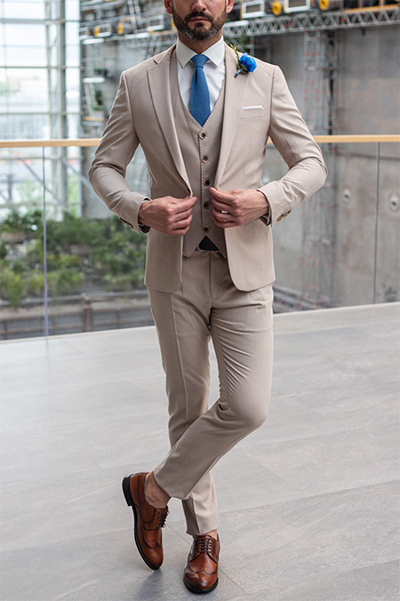 انتخاب کت و شلوار مردانه برای انواع رنگ پوست, کت و شلوار مردانه کرم