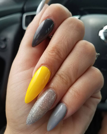 مدل ناخن رنگ سال 2021,مدل ناخن رنگ سال,طرح های لاک ناخن رنگ سال 2021