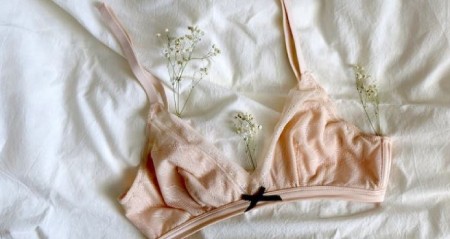 خودداری از پوشیدن سوتین هنگام خواب