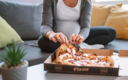 میل به غذاهای فست فود در دوران بارداری