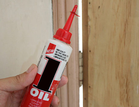 از بین بردن صدای درب,نحوه روغن کاری درب