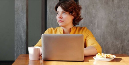 راهکارهایی برای بازیابی اعتماد به نفس پس از طلاق