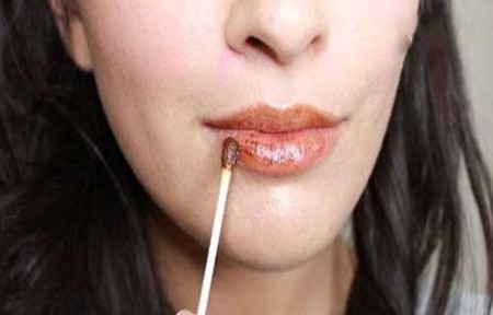 برجسته کردن لب در منزل