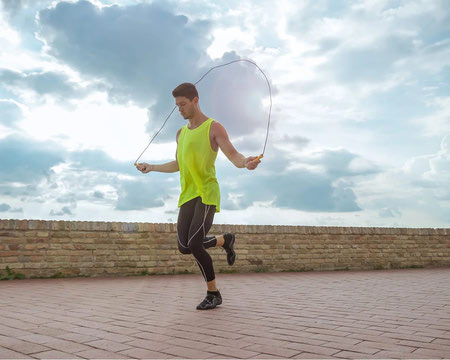 راه خانگی دفع سنگ کلیه, طناب زدن در دفع سنگ کلیه, چگونه سنگ کلیه دفع کنیم