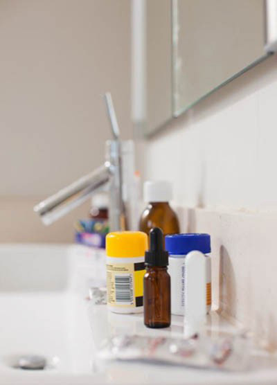 حذف وسایل داخل حمام,نگهداری وسایل ممنوعه داخل حمام