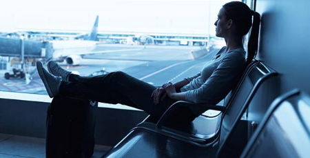 ورم پا بعد از سفر هواپیمایی, جلوگیری از ورم پاها بعد از سفر هوایی, قرار دادن پاها بالاتر از سطح قلب