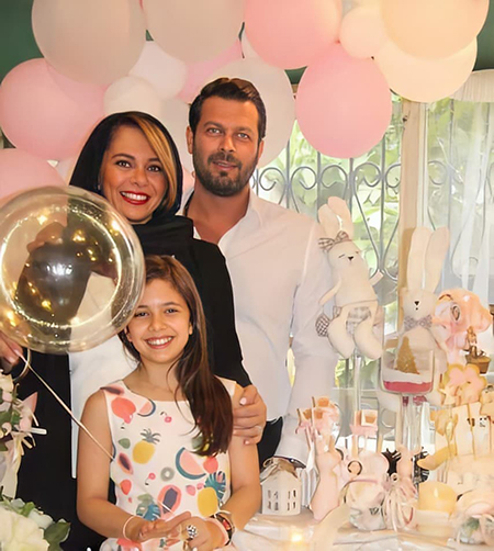 مستانه مهاجر, بیوگرافی مستانه مهاجر