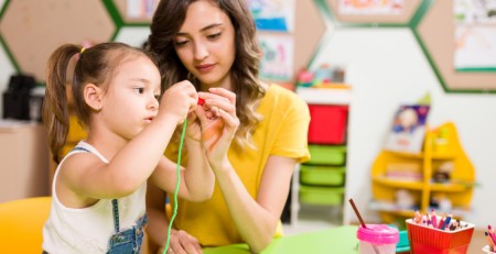 مهارت‌های گوش دادن فعال کودکان