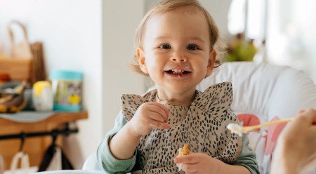 نشانه‌های آلرژی غذایی در کودکان