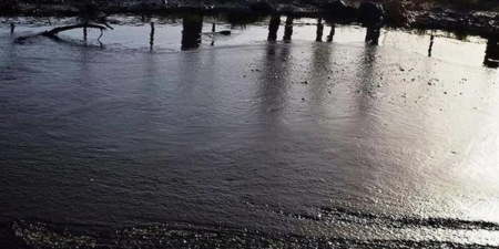 پدیده طبیعی ایلام, چشمه قیر روان