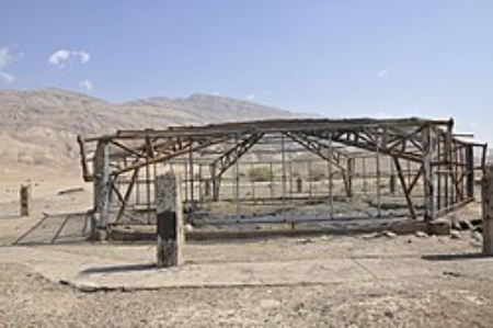 پدیده طبیعی ایلام, چشمه قیر روان