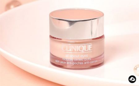 5 مدل از بهترین کرم‌های سفت کننده دور چشم