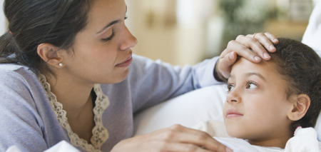 برای تب کودک به پزشک مراجعه کنیم