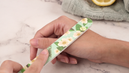 پاک کردن چسب قطره‌ای از پوست , حذف چسب قطره‌ای از دست