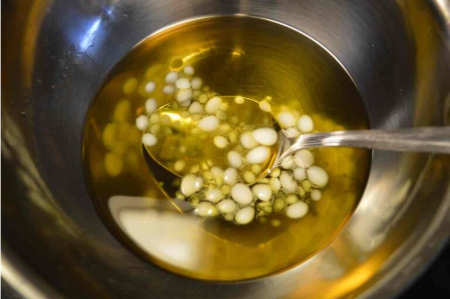 شمع موم زنبور عسل دست‌ساز, ساخت شمع طبیعی در خانه