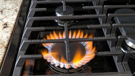 دلایل کم بودن شعله اجاق گاز, مهم‌ترین علت کم بودن شعله اجاق گاز چیست, چرا شعله ی اجاق گاز کم است