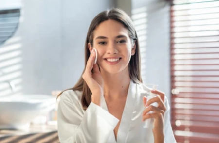 بررسی علمی عملکرد تونر در پوست صورت