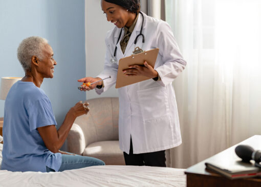 سریع‌ ترین خدمات ویزیت متخصص مغز و اعصاب در منزل با آرین طب