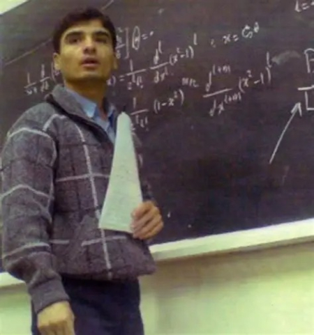 بیوگرافی اردشیر حسین‌پور, تروردانشمند هسته‌ای ایران