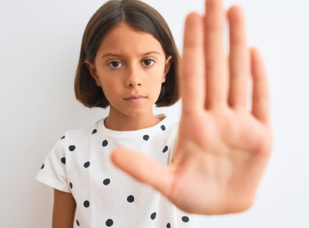 مرز تربیتی بین ادب و استقلال