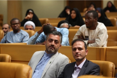 علیرضا عباسی در سالن اجلاس سران کشورهای اسلامی