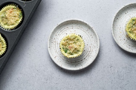 طرز تهیه مافین سفیده تخم مرغ برای صبحانه