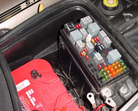 علائم خرابی رله پمپ سوخت