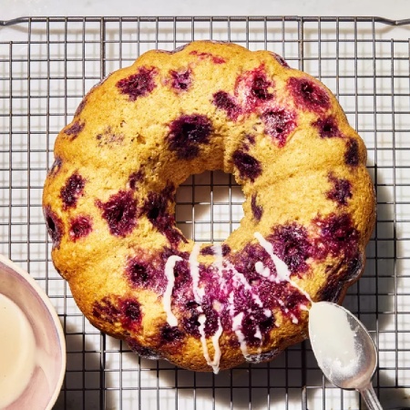 طرز تهیه کیک باندت لیمو و بلوبری تازه