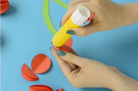 آموزش گام به گام کاردستی گیلاس کاغذی