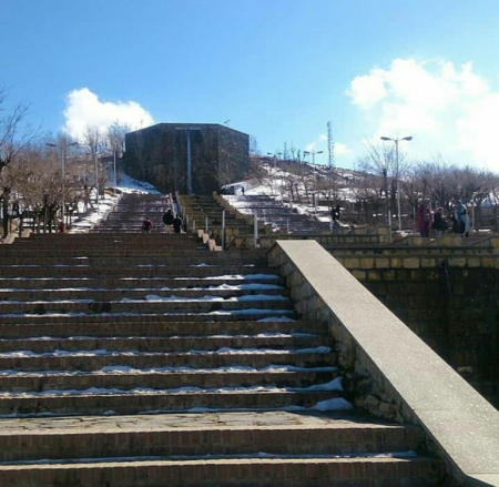 تپه عباس آباد همدان, بام همدان