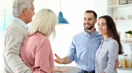 تعامل خانواده‌ها با زوج نامزد