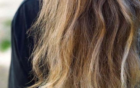 نشانه های سوختن مو با دکلره