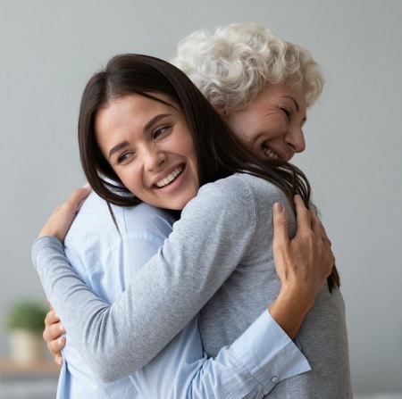 انواع بغل کردن, بغل کردن مادر, بغل کردن هم, فواید بغل کردن