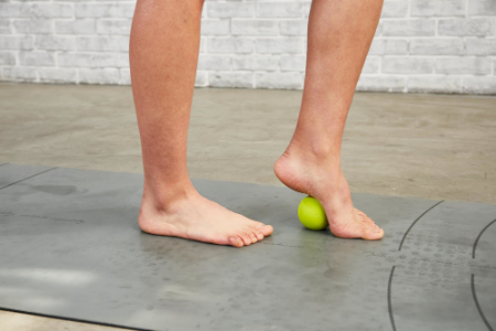 ماساژ پا با توپ, درمان پلانتار فاسیتیس