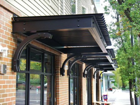 مزایا و معایب انواع سایبان مغازه