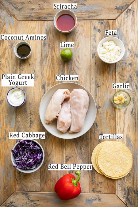 طرز درست کردن تاکوی مرغ رژیمی با سس سریراچا