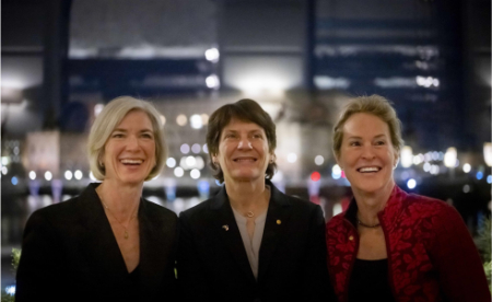 کارولین برتوزی, نوبل کارولین برتوزی