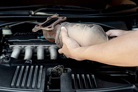 عوامل مؤثر بر هزینه تعمیر کاتالیزور در تهران