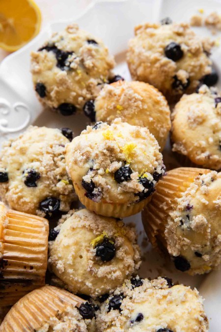 دستور پخت مافین های لیمویی بلوبری با پنیر کاتیج