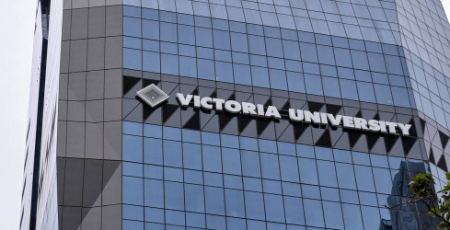 دانشگاه ویکتوریا کانادا, تحصیل در دانشگاه ویکتوریا