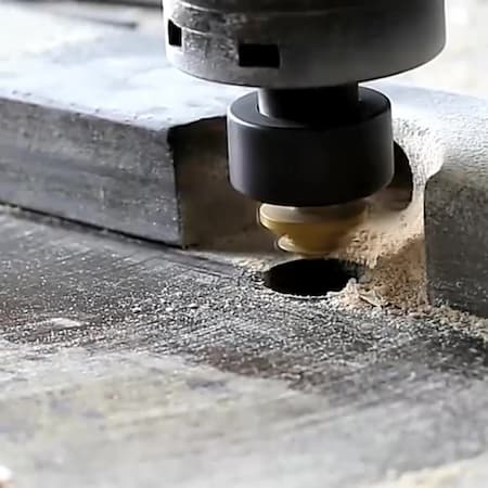 حکاکی روی چوب با اور فرز, اور فرز, مته اورفرز